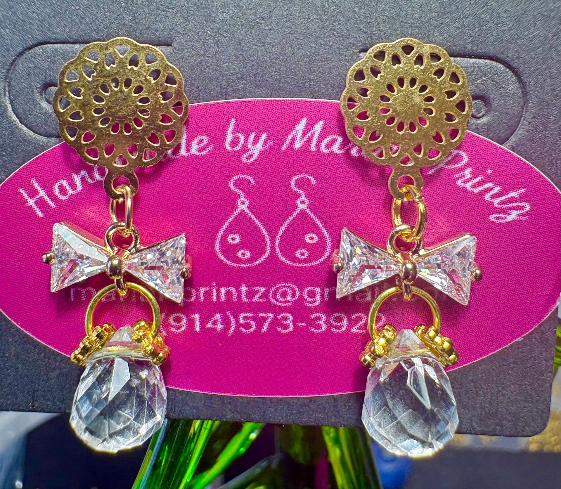 Little crystal bows